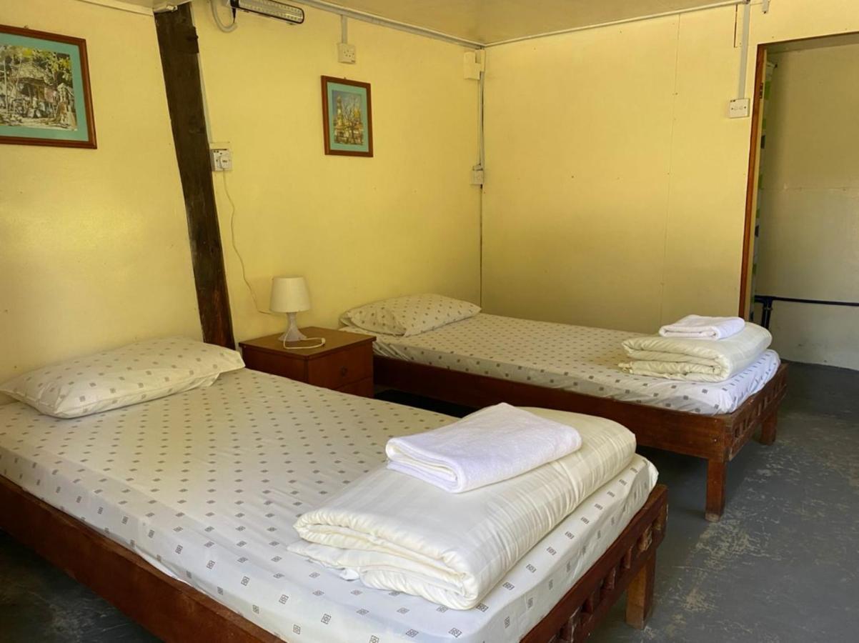 Kampong Kundassan Mile 36 Lodge מראה חיצוני תמונה