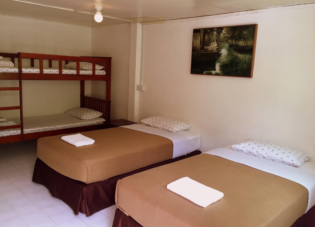 Kampong Kundassan Mile 36 Lodge חדר תמונה