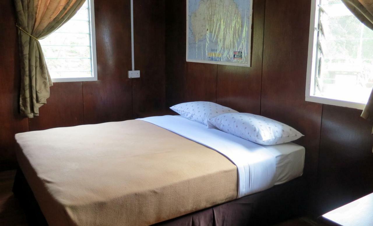 Kampong Kundassan Mile 36 Lodge מראה חיצוני תמונה