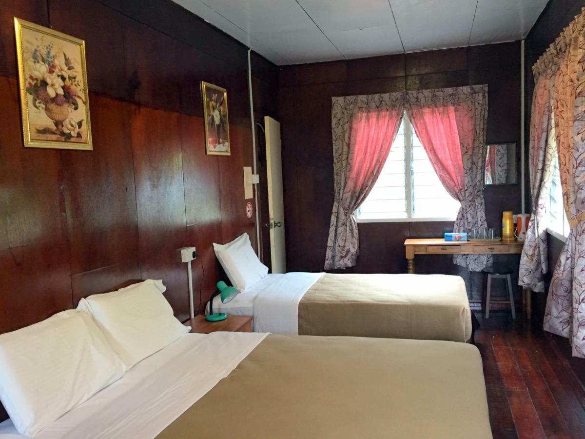 Kampong Kundassan Mile 36 Lodge מראה חיצוני תמונה